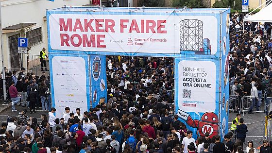 Robotica, AI inclusiva e computer fotonici: l’innovazione a Maker Faire Rome