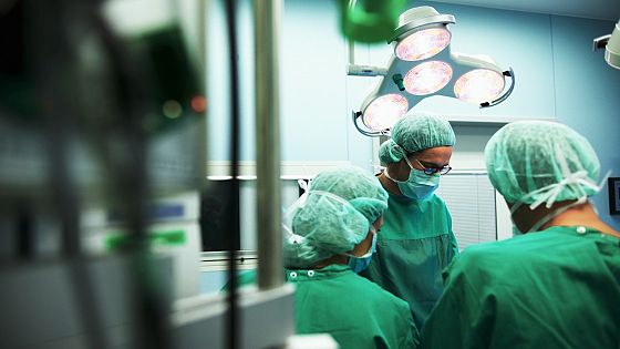 Viviamo più a lungo, conviviamo con più malattie: come sta cambiando la salute