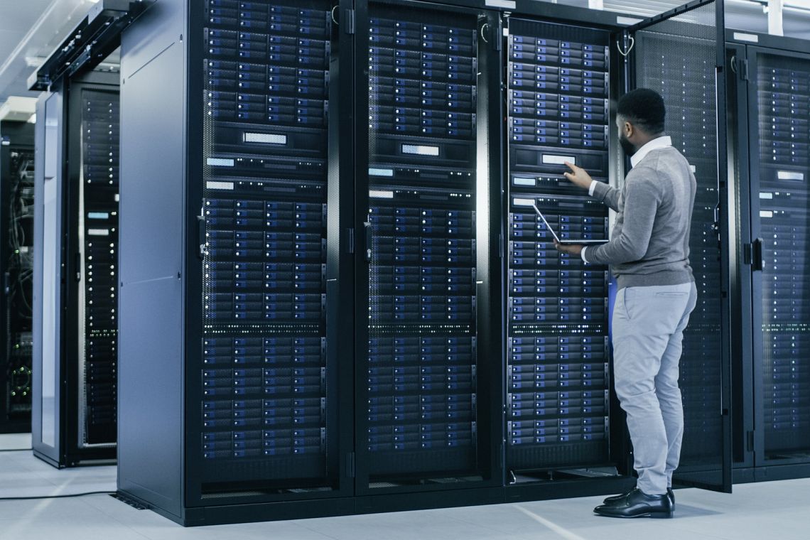 Usa, rivoluzione nei data center. Arrivano le batterie organiche a lunga durata