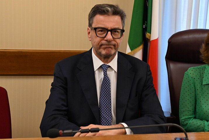Giorgetti: il declino demografico spopolerà gran parte dell’Italia