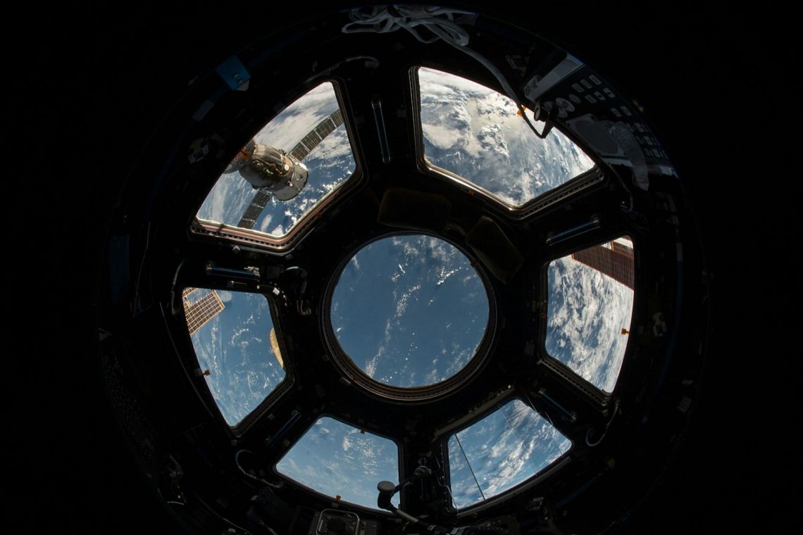 Space economy: un mercato da 600 miliardi di dollari per l’OCSE, ma 200 miliardi sono a rischio “detriti”
