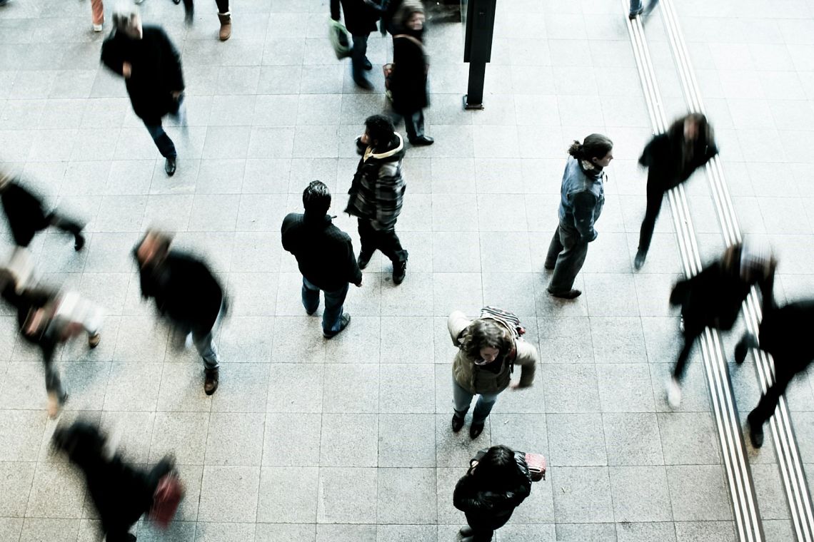 Come sarà il 2050? Tra gli italiani prevale il pessimismo, giovani più fiduciosi