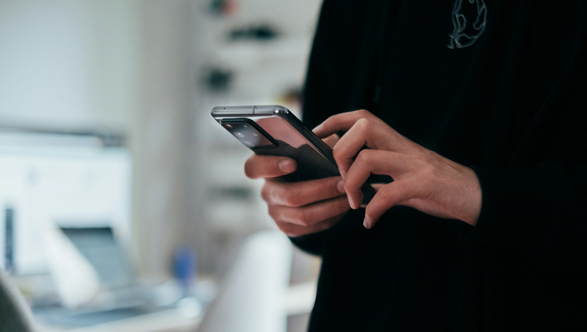 “Già te ne vai?” Così i chatbot, per monetizzare, puntano a prolungare la conversazione
